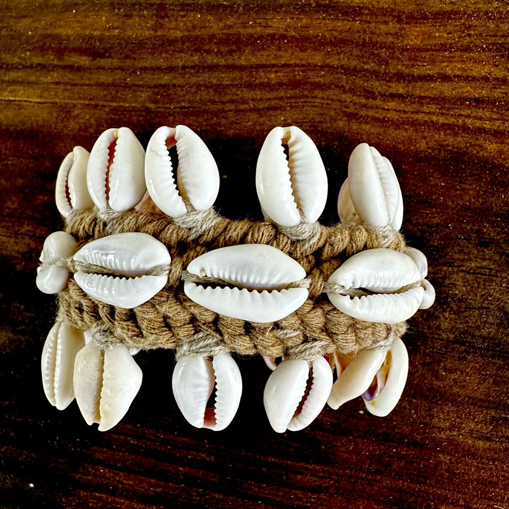 Twine & Twig Cowrie Bracelet